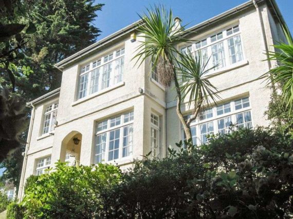 5&nbsp;Bedroom&nbsp;Detached